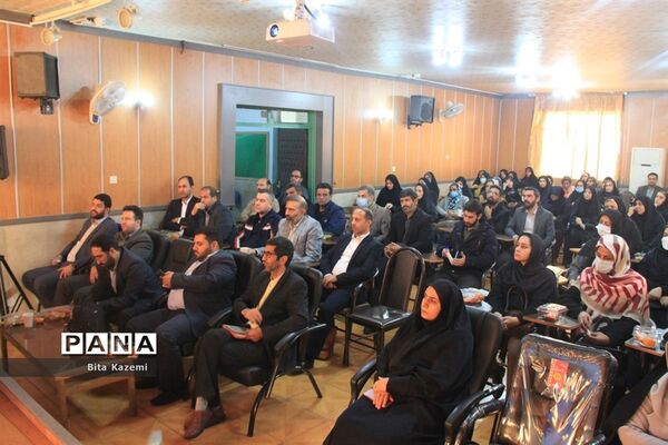 برگزاری انتخابات شورای انجمن اولیا و مربیان در اداره آموزش و پرورش ناحیه یک شهرری