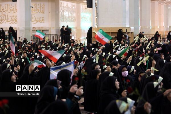 همایش دختران زینبی در حرم حضرت معصومه(س)-1