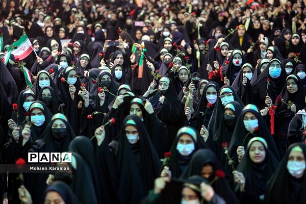 همایش دختران زینبی در حرم حضرت معصومه(س)-1