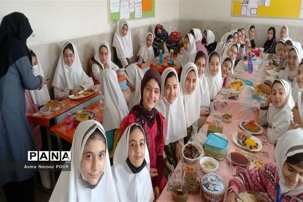 جشنواره غذای سالم درآموزشگاه الله‌اکبر اسلامشهر