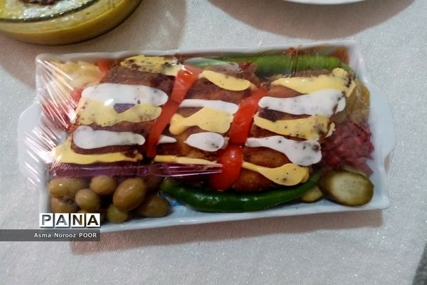 جشنواره غذای سالم درآموزشگاه الله‌اکبر اسلامشهر