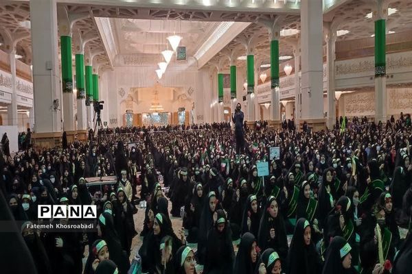 همایش دختران زینبی در حرم حضرت معصومه(س)