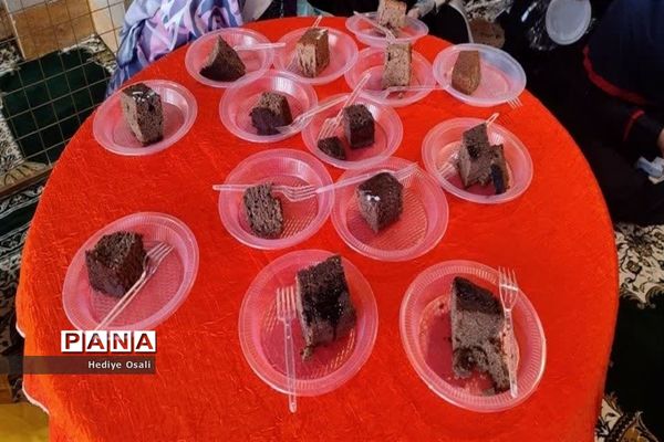 جشن میلاد حضرت زینب(س) و گرامیداشت روز پرستار در آموزشگاه شهید اورکی اسلامشهر