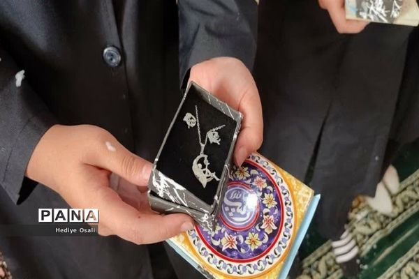 جشن میلاد حضرت زینب(س) و گرامیداشت روز پرستار در آموزشگاه شهید اورکی اسلامشهر