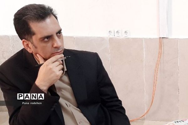 جلسه شورای اداری در آموزش و پرورش رودهن