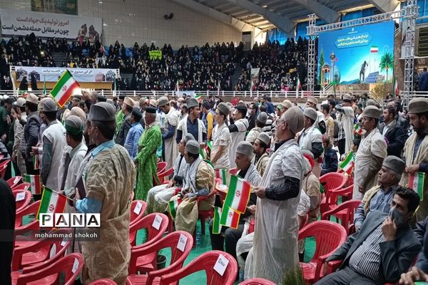 اجتماع 10هزار نفری طلایه‌داران و جهادگران اقتصاد مقاومتی استان فارس