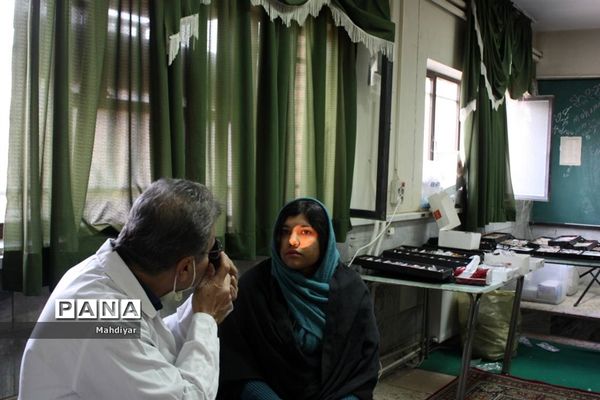 ارائه خدمات درمانی گروه جهادی سردار حاج حسین همدانی در بخش جوادآباد