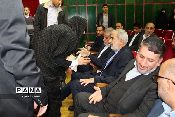 نشست صمیمی وزیر آموزش و پرورش با فرهنگیان استان یزد