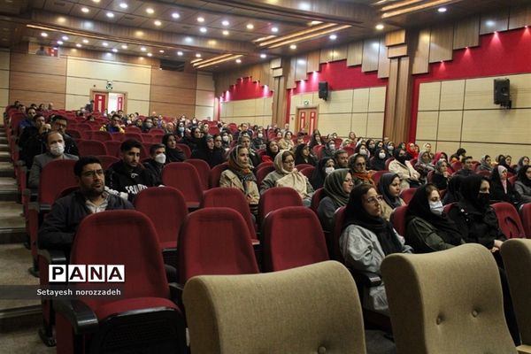 کارگاه مشاوره ویژه اولیا دانش‌آموزان مرکز پرورش استعداد‌های درخشان دارالفنون شهریار