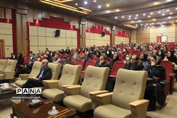 کارگاه مشاوره ویژه اولیا دانش‌آموزان مرکز پرورش استعداد‌های درخشان دارالفنون شهریار