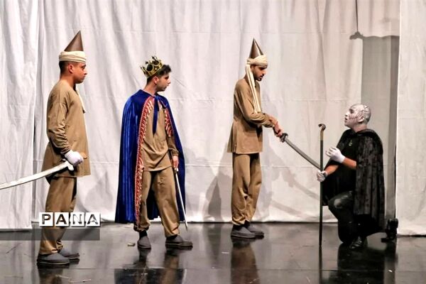 نمایش «پهلوان قلیچ حائز رتبه‌های برتر در جشنواره تئاتر استان تهران