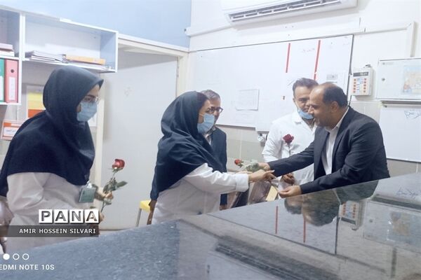 حضور فرهنگیان جهرم در مراکز درمانی و تقدیر از تلاش پرستاران