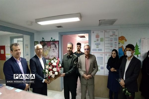 حضور فرهنگیان جهرم در مراکز درمانی و تقدیر از تلاش پرستاران