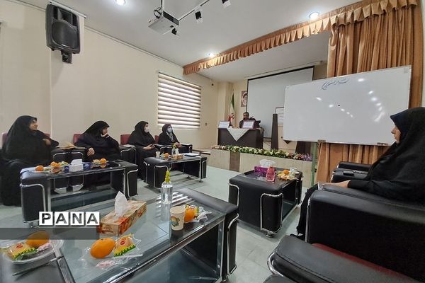 برگزاری کارگاه توانمندسازی معاونان پرورشی و آموزشی در آموزش و پرورش رودهن