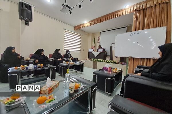 برگزاری کارگاه توانمندسازی معاونان پرورشی و آموزشی در آموزش و پرورش رودهن