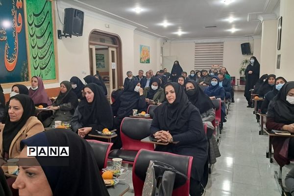 برگزاری کارگاه توانمندسازی معاونان پرورشی و آموزشی در آموزش و پرورش رودهن