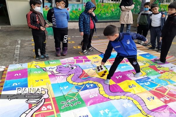 شنبه‌های شاد در دبستان احمد معینی منطقه ۱۳