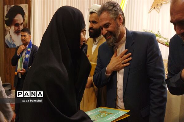 مراسم تجلیل از برگزیدگان قرآنی(دختران) ناحیه 7 مشهد مقدس در دبستان مشکات