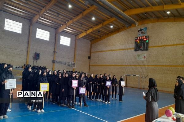 افتتاحیه مسابقات هندبال مدارس  دخترانه شهرستان برخوار
