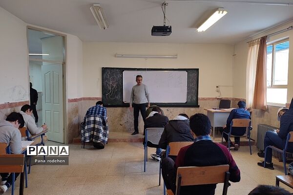 برگزاری امتحانات شبه‌نهایی پایه دوازدهم در آموزش و پرورش رودهن