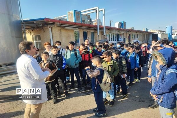 بازدید از شرکت چوپان توسط دانش‌آموزان آموزشگاه احسان پاکدشت