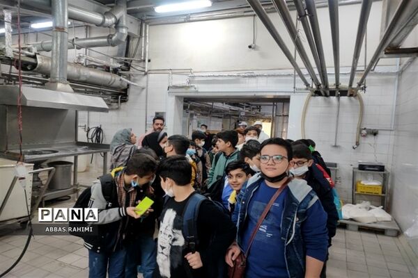 بازدید از شرکت چوپان توسط دانش‌آموزان آموزشگاه احسان پاکدشت