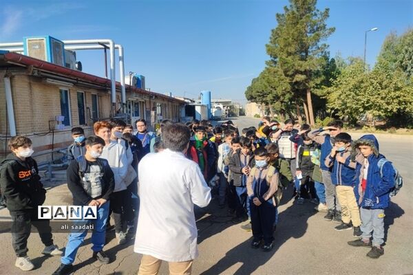 بازدید از شرکت چوپان توسط دانش‌آموزان آموزشگاه احسان پاکدشت