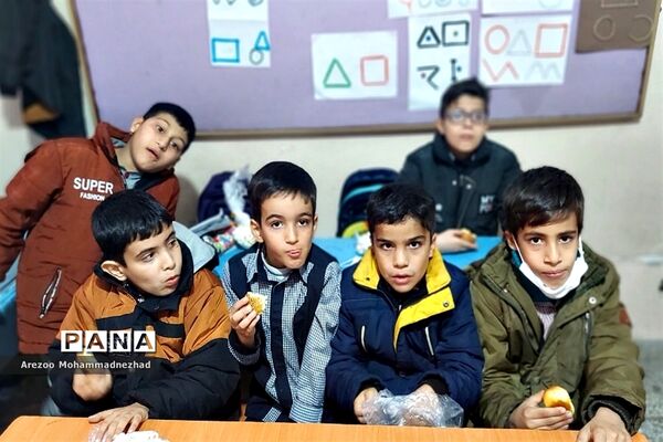 مراسم تکریم و تجلیل از دانش‌آموزان آموزشگاه استثنایی زنده یاد منصوری شهرستان قرچک