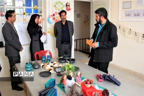 افتتاح نمایشگاه صنایع‌دستی و فعالیت‌های هنری مراکز توانبخشی معلولان ابرکوه