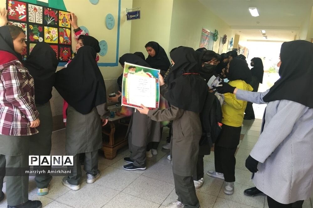 استقبال پرشور دانش‌آموزان از برگزاری نقاشی همگانی در دبیرستان مرضیه
