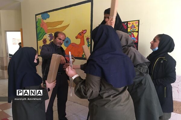 استقبال پرشور دانش‌آموزان از برگزاری نقاشی همگانی در دبیرستان مرضیه