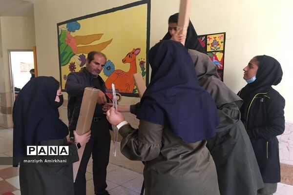 استقبال پرشور دانش‌آموزان از برگزاری نقاشی همگانی در دبیرستان مرضیه