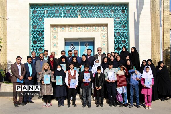 تقدیر از دانش‌آموزان پژوهشگر برتر یزدی