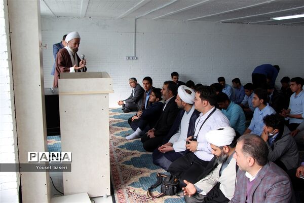 برگزاری طرح «دوشنبه‌های نماز» در هنرستان شهید رجایی ناحیه یک یزد