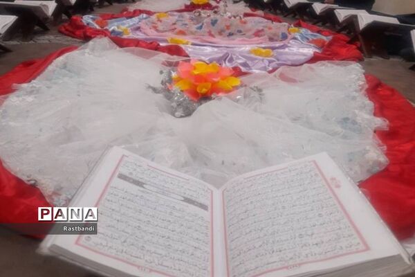 محفل انس با قرآن در دبیرستان وحدت منطقه ۱۳