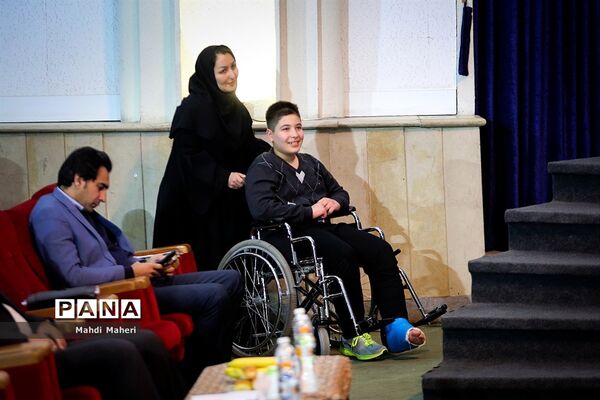 بیست و پنجمین دوره معلم پژوهنده، پژوهشگران برتر و دانش‌آموزان برگزیده