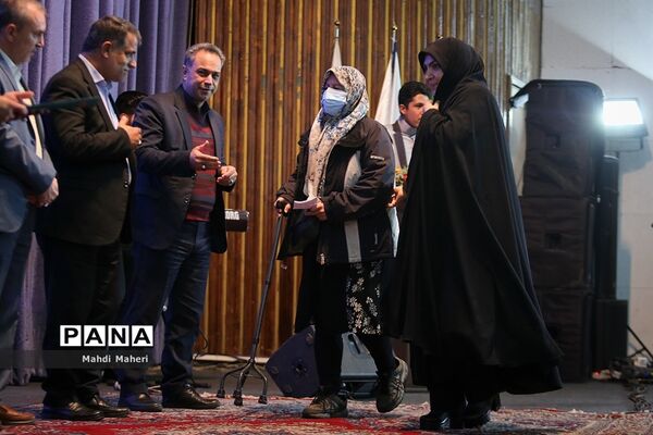 بیست و پنجمین دوره معلم پژوهنده، پژوهشگران برتر و دانش‌آموزان برگزیده