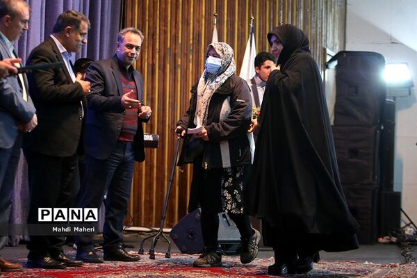 بیست و پنجمین دوره معلم پژوهنده، پژوهشگران برتر و دانش‌آموزان برگزیده