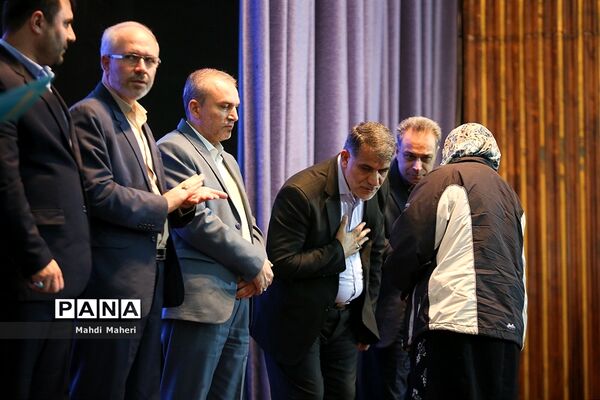 بیست و پنجمین دوره معلم پژوهنده، پژوهشگران برتر و دانش‌آموزان برگزیده