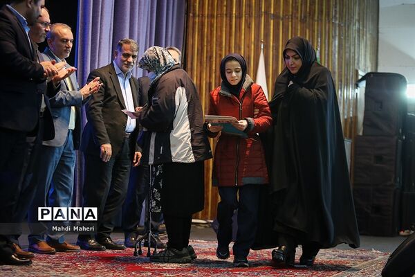 بیست و پنجمین دوره معلم پژوهنده، پژوهشگران برتر و دانش‌آموزان برگزیده