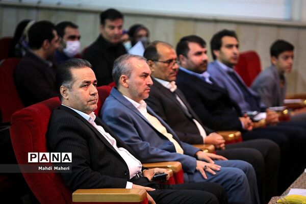 بیست و پنجمین دوره معلم پژوهنده، پژوهشگران برتر و دانش‌آموزان برگزیده