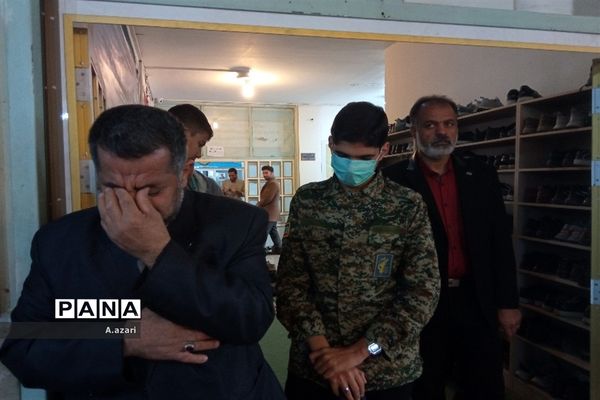 میزبانی دانش‌آموزان مدرسه معارف از شهید گمنام در شهرکرد