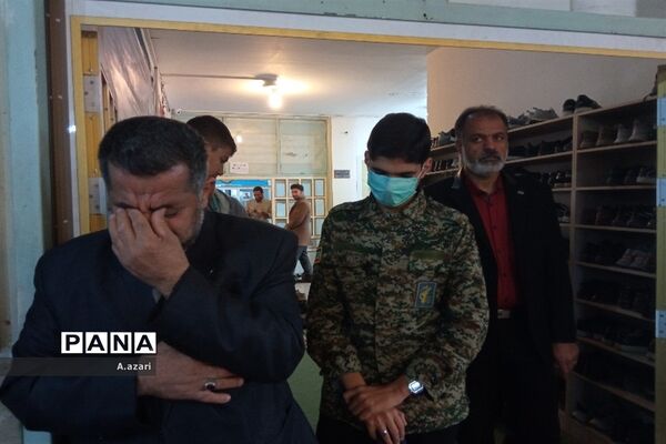 میزبانی دانش‌آموزان مدرسه معارف از شهید گمنام در شهرکرد