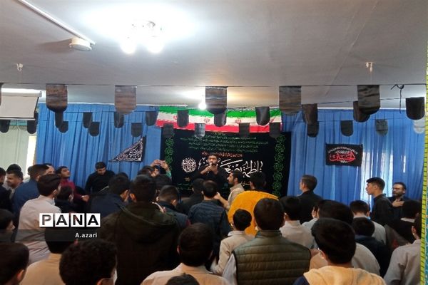 میزبانی دانش‌آموزان مدرسه معارف از شهید گمنام در شهرکرد