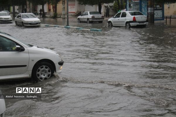 بارش باران و آبگرفتگی معابر در بوشهر