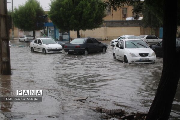بارش باران و آبگرفتگی معابر در بوشهر