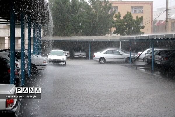 بارش باران و آبگرفتگی معابر در بوشهر