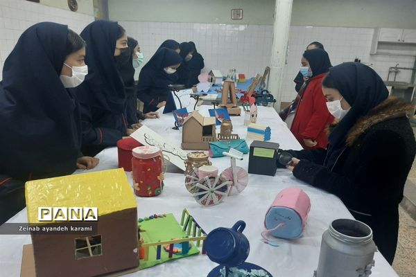 برگزاری نمایشگاه دستاوردهای دانش‌‌‌آموزان در آموزشگاه مهربانان و ثمین ملارد