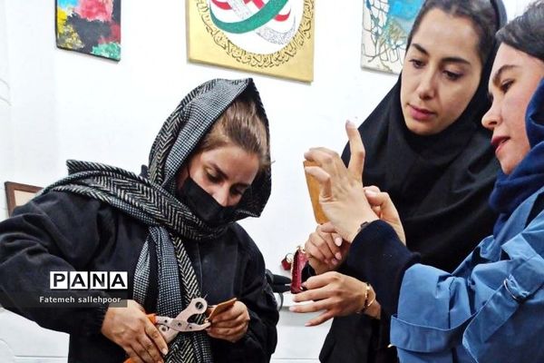 برگزاری آموزش چرم دوزی رایگان در شهرستان قرچک