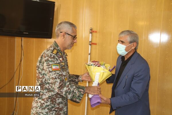 دیدار فرمانده پدافندهوایی با سرپرست آموزش و پرورش بهبهان
